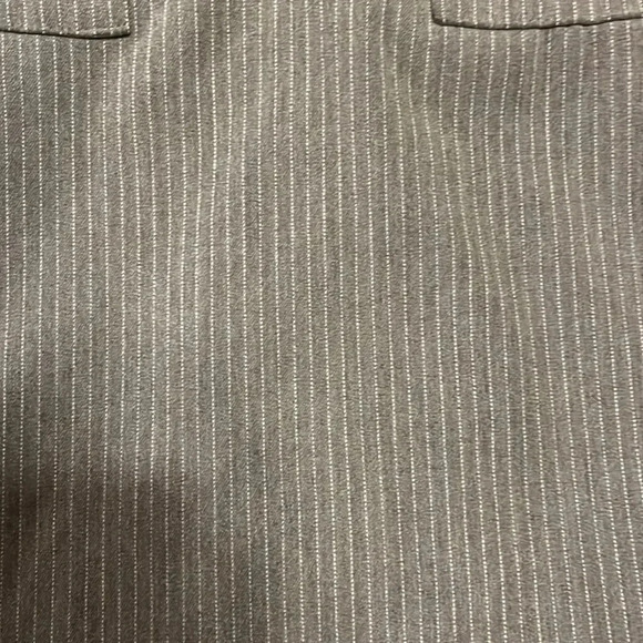 Pinstripe pencil skirt - Picture 3 of 8